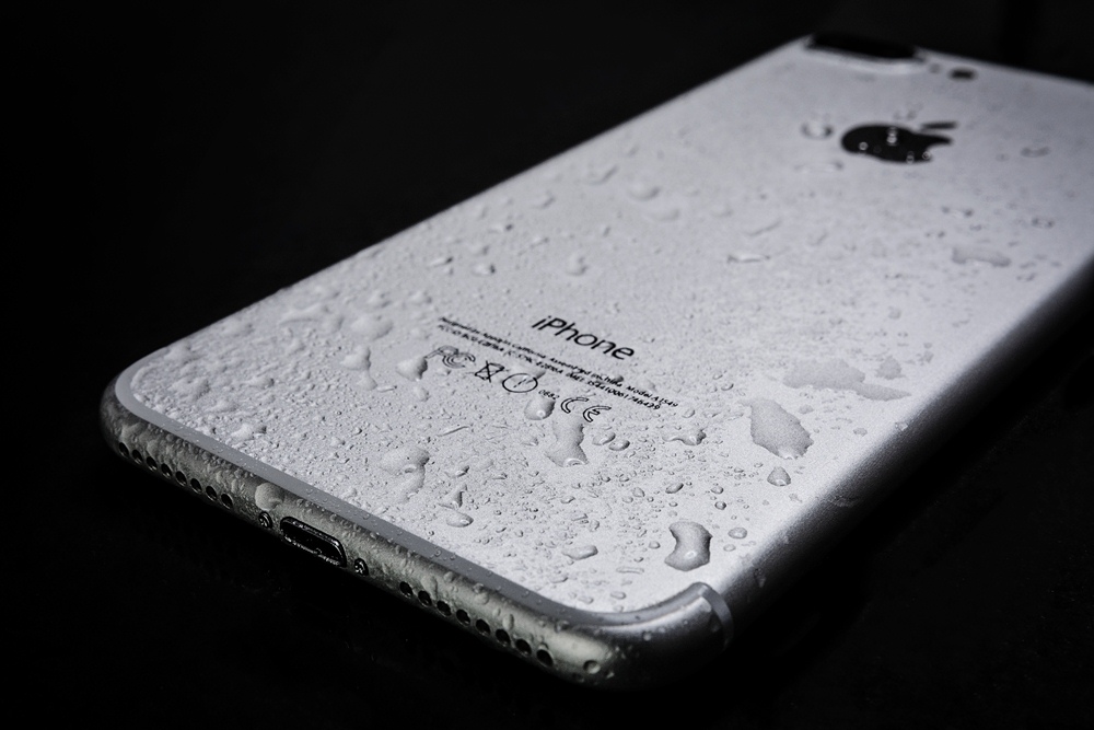 iphone smartphone technology waterproof