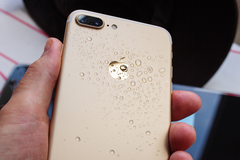 waterproof iphone