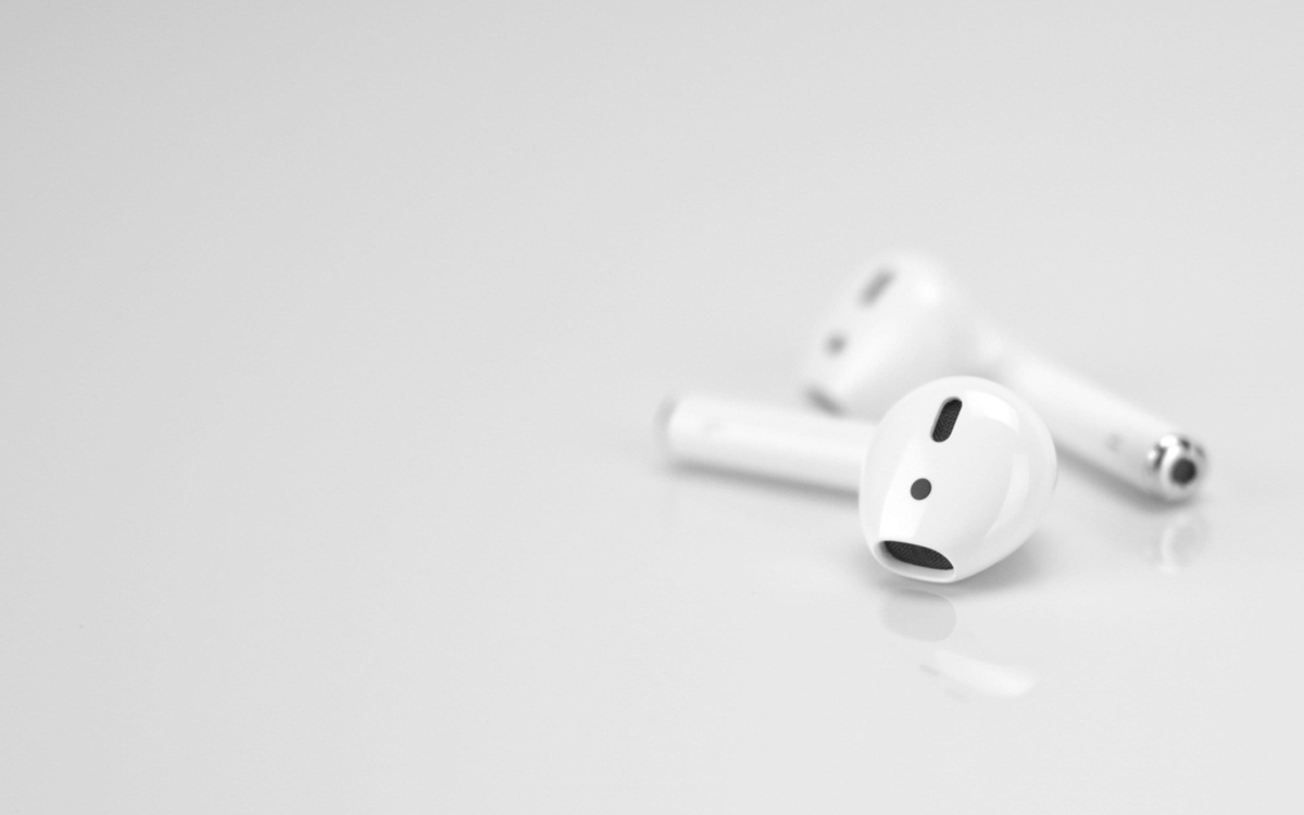 apple airpods music